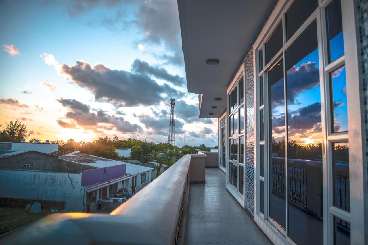 Abuharee Grand Hotel Addu City Exterior photo
