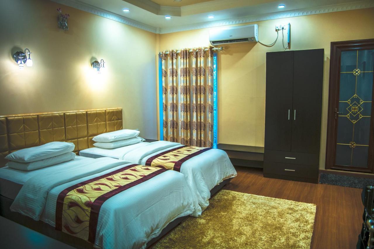 Abuharee Grand Hotel Addu City Exterior photo