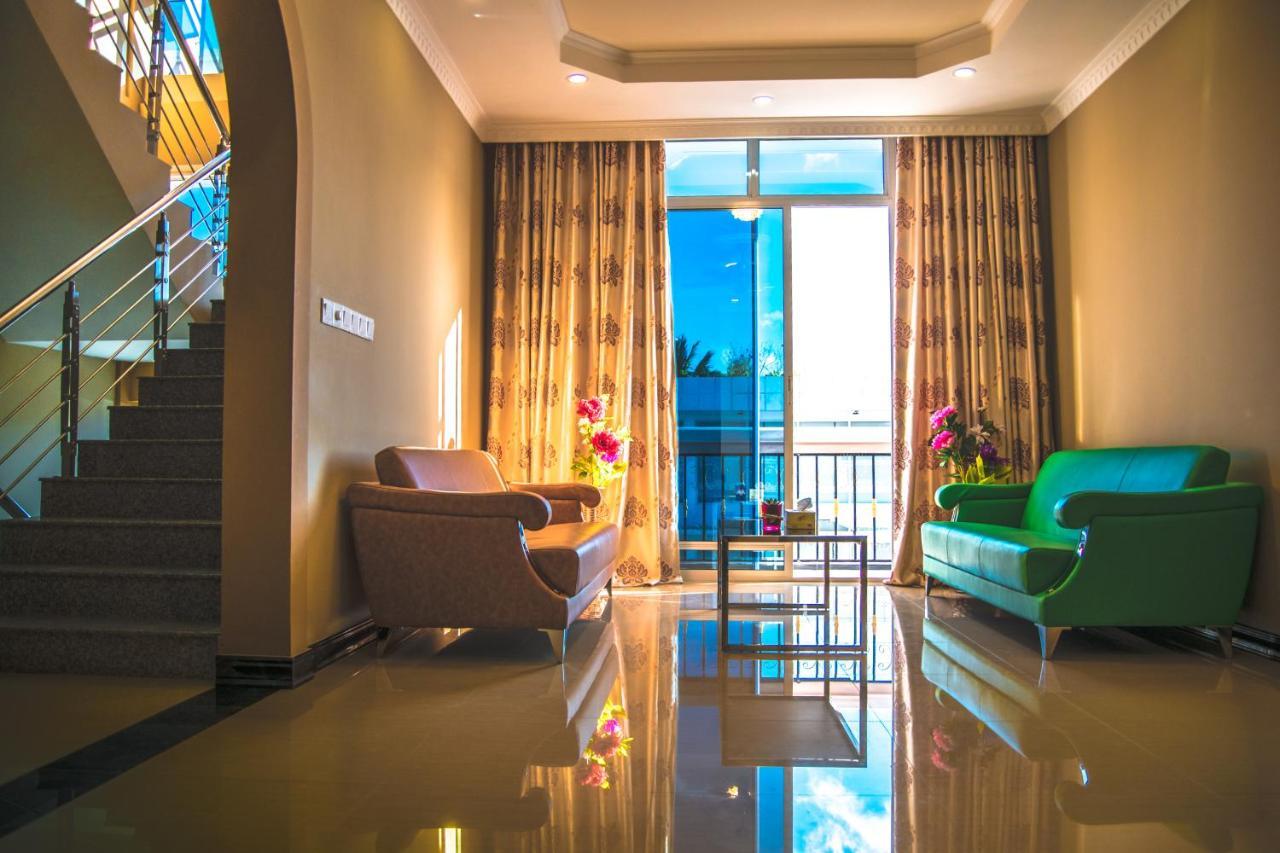 Abuharee Grand Hotel Addu City Exterior photo
